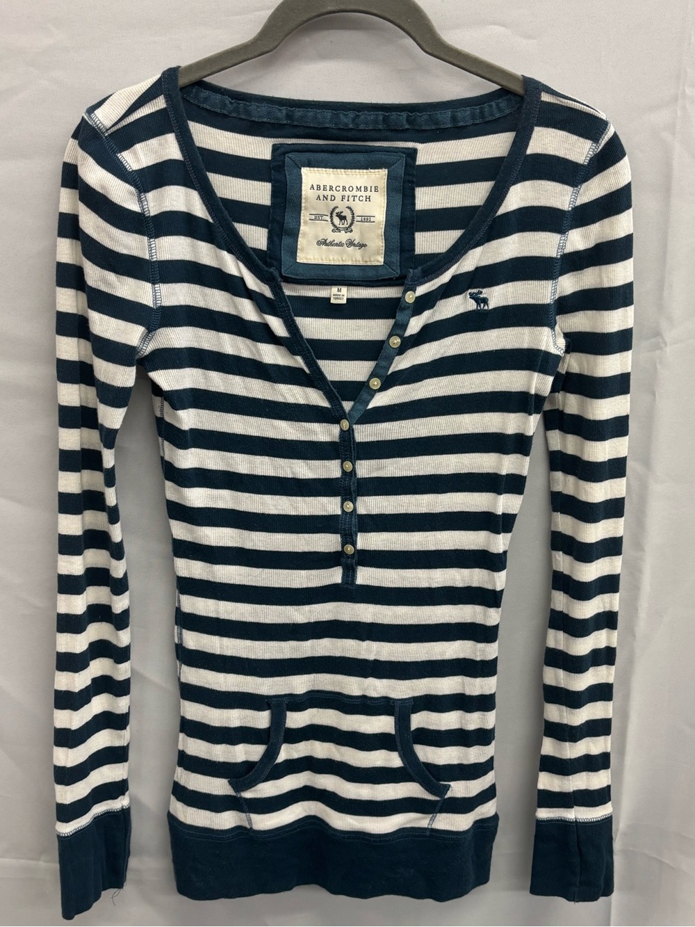 Abercrombie & Fitch Navy and White Striped authentic vintage Henley Sz M